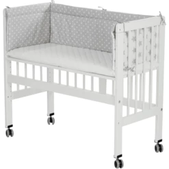Alvi® Lettino Co-sleeping Per Letto A Casse Elastiche, Bianco 608-9 Stars Grigio -Negozio online Pink Or Blue alvi lettino co sleeping per letto a casse elastiche bianco 608 9 stars grigio a267182 1