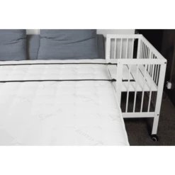 Alvi® Lettino Co-sleeping Per Letto A Casse Elastiche, Bianco 608-9 Stars Grigio -Negozio online Pink Or Blue alvi lettino co sleeping per letto a casse elastiche bianco 608 9 stars grigio a267182 2
