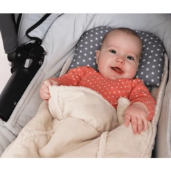 BabyDorm® Cuscino Per Passeggino BuggyDorm Jonna Grigio Con Stelle Bianche -Negozio online Pink Or Blue babydorm cuscino per passeggino buggydorm jonna grigio con stelle bianche a286205 3