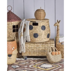 Bloomingville MINI Cesto Con Coperchio A Pois Thinne -Negozio online Pink Or Blue bloomingville mini cesto con coperchio a pois thinne a382303 2