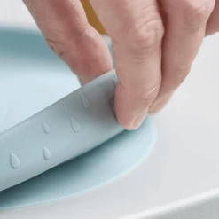 Done By Deer ™ Set Di Stoviglie Stick & Stay Deer Friends Mix Di Colori -Negozio online Pink Or Blue done by deer set di stoviglie stick amp stay deer friends mix di colori a341420 4