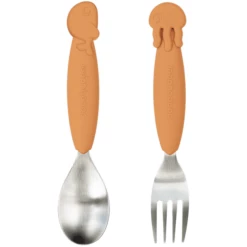 Done By Deer ™ Spoon & Fork Set YummyPlus Sea Friends In Giallo Senape 8 Done By Deer ™ Spoon & Fork Set YummyPlus Sea Friends In Giallo Senape -Negozio online Pink Or Blue done by deer spoon amp fork set yummyplus sea friends in giallo senape a310917 2