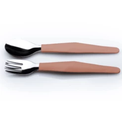 Everyday Baby Posate Per Imparare A Mangiare, Acciaio Inossidabile Con Manico In Silicone, 2 Pezzi Nature Rosso -Negozio online Pink Or Blue everyday baby posate per imparare a mangiare acciaio inossidabile con manico in silicone 2 pezzi nature rosso a344136 2