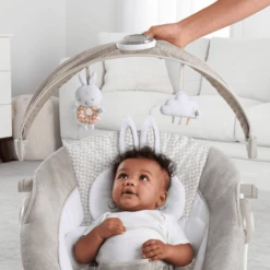 Ingenuity In Light En Bouncer™ - Twinkle Tails™ Wiegewippe -Negozio online Pink Or Blue ingenuity in light en bouncer twinkle tails wiegewippe a319537 3