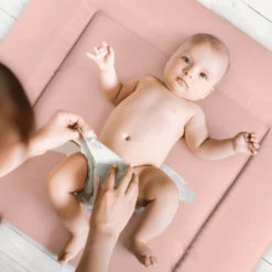 JULIUS ZÖLLNER Materassino Fasciatoio Softy Uni Mauve 85 X 75 Cm -Negozio online Pink Or Blue julius zoellner materassino fasciatoio softy uni mauve 85 x 75 cm a302458 1