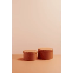 Kids Concept ® Set Di Box Di Stoccaggio Tondo Da 2, Marrone -Negozio online Pink Or Blue kids concept set di box di stoccaggio tondo da 2 marrone a291089 1