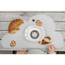 KINDSGUT Tovaglietta Nuvola, Coriandoli In Grigio Chiaro -Negozio online Pink Or Blue kindsgut tovaglietta nuvola coriandoli in grigio chiaro a325055 3