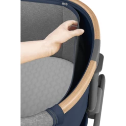 Maxi-Cosi MAXI COSI Lettino Co-sleeping Iora Essential Blue -Negozio online Pink Or Blue maxi cosi lettino co sleeping iora essential blue a275399 2