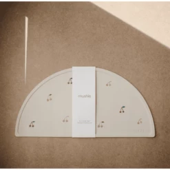 Mushie Tovaglietta In Silicone, Ciliegie -Negozio online Pink Or Blue mushie tovaglietta in silicone ciliegie a399010 2