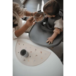 Mushie Tovaglietta In Silicone, Dinosauri -Negozio online Pink Or Blue mushie tovaglietta in silicone dinosauri a399011 1