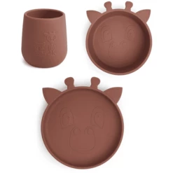 Nuuroo Judi Giraffe Set Di 3 Pezzi Per La Tavola, Mogano -Negozio online Pink Or Blue nuuroo judi giraffe set di 3 pezzi per la tavola mogano a363838 1