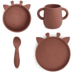 Nuuroo Lykke Giraffe Set Di 4 Pezzi Per La Tavola, Mogano -Negozio online Pink Or Blue nuuroo lykke giraffe set di 4 pezzi per la tavola mogano a364154 2