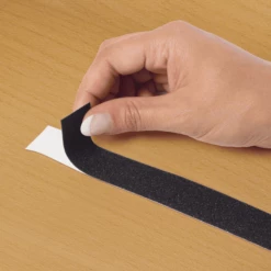 REER Strisce Antiscivolo Autoaderenti - 5 M -Negozio online Pink Or Blue reer strisce antiscivolo autoaderenti 5 m a063243 2