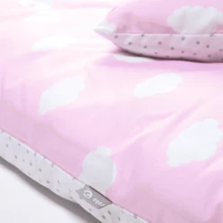 Roba Set Lettino 2 Pezzi, Nuvolette Rosa 100 X 135 Cm 9 Roba Set Lettino 2 Pezzi, Nuvolette Rosa 100 X 135 Cm -Negozio online Pink Or Blue roba set lettino 2 pezzi nuvolette rosa 100 x 135 cm a245343 3