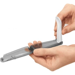 SkipHop Cucchiaio Da Viaggio Easy Serve, Grigio/ Turchese -Negozio online Pink Or Blue skiphop cucchiaio da viaggio easy serve grigio turchese a315494 2