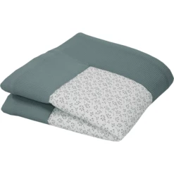 ULLENBOOM Coperta Per Bambini E Materassino Per Box Da Gioco Motivo Waffle Floral Verde 140 X 140 Cm -Negozio online Pink Or Blue ullenboom coperta per bambini e materassino per box da gioco motivo waffle floral verde 140 x 140 cm a378481 4